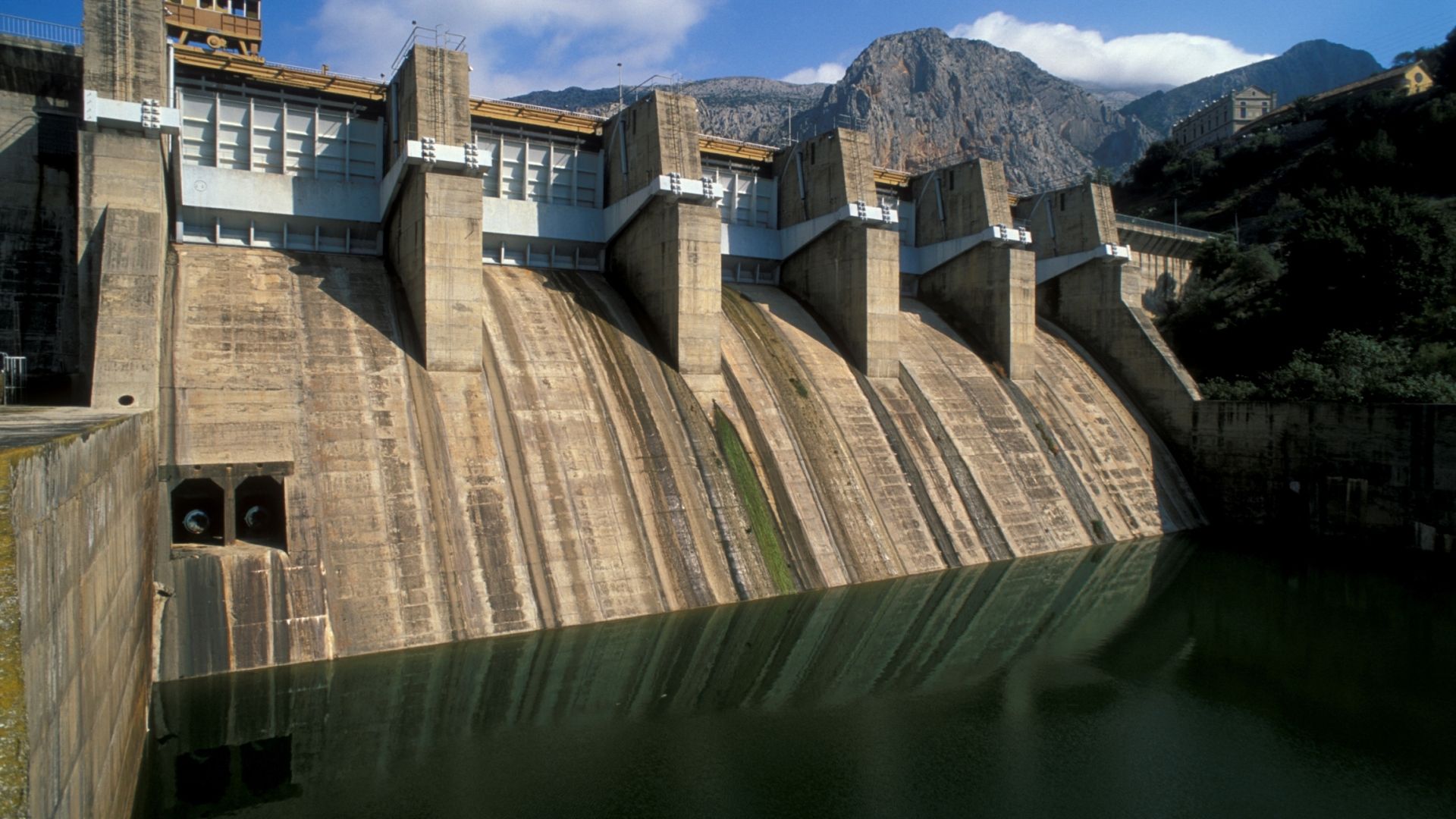 Central hidroeléctrica Tajo de la Encantada.